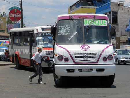 Van 15 los choferes del transporte público infraccionados