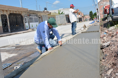 Por finalizar trabajos de pavimentación en la López Mateos