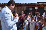 Dotar de servicios básicos al sector educativo en Tangancícuaro, compromiso de Rafa Melgoza