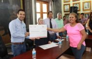 Gobierno Municipal y Sí Financia Michoacán entregaron 2 créditos Por un monto total de cien mil pesos