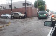 Lluvia generó encharcamientos en gran parte de la ciudad y caída de un espectacular