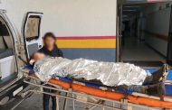 Joven es golpeado por desconocidos y tirado en una brecha