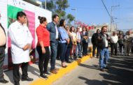 Agradecen personal y pacientes nueva banqueta en Centro de Salud