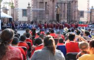 Realizan recital poético en la plaza principal