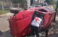 Joven es baleado en su camioneta, vuelca y queda herido, en Zamora