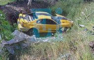 Mustang se accidenta y su conductor muere, en Jacona