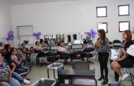 Fortalecen autoestima de la mujer con curso de automaquillaje