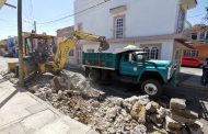 Reparan área dañada en la calle Leona Vicario del Barrio de San Juan