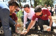 Gobierno de Zamora contribuye con plantación de 250 árboles con CBTIS 52