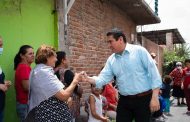 Entrega alcalde productos de programa banco de alimentos del DIF