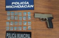 En Blindaje Zamora, SSP y Policía Municipal detienen a dos en posesión de droga, réplica de arma de fuego y motocicleta