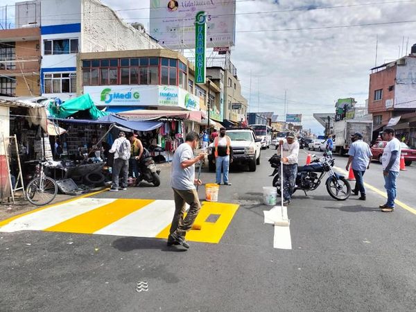 Inician trabajos de balizamiento en Avenida 5 de Mayo