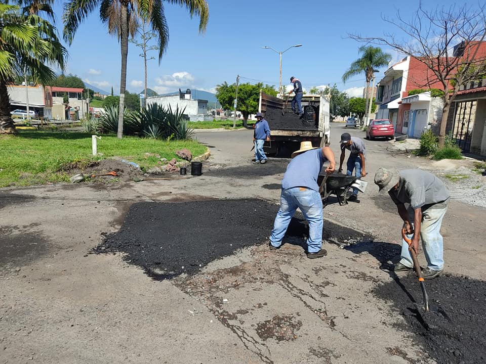 Obras Públicas ampliará acciones de bacheo con tres cuadrillas de trabajadores