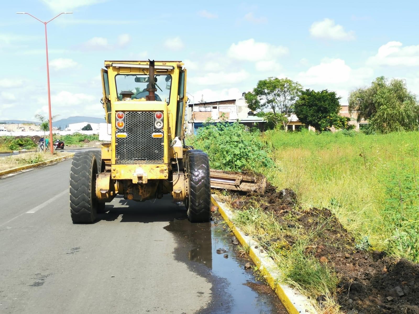 Realizaron limpieza de laterales en avenida Rodolfo Paniagua Álvarez