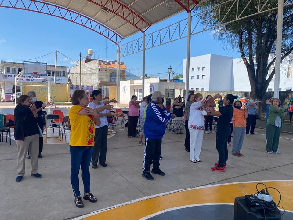 DIF Jacona realiza activación física con club del adulto mayor