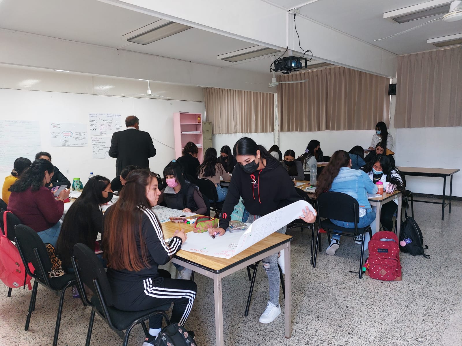 *Alumnos de nuevo ingreso reciben clases sin interrupción en escuelas normales de Michoacán*