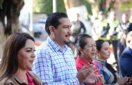 DIF Chilchota participa en acto de izamiento