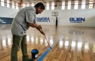 Pintan canchas de voleibol y basquetbol del auditorio de la unidad deportiva El Chamizal