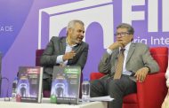 Acompaña Bedolla al senador Monreal a presentar su libro 