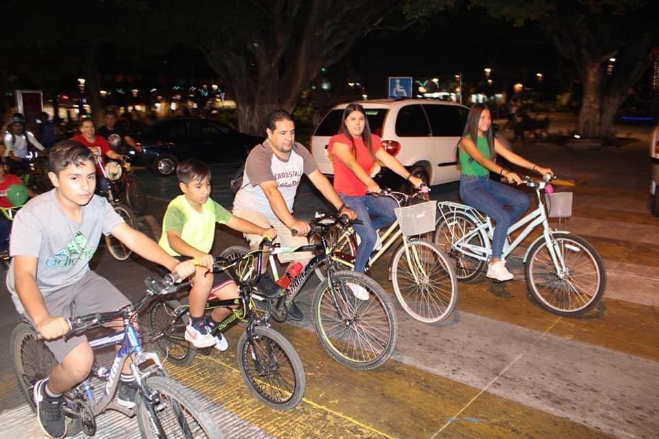 Familias y aficionados al ciclismo participaron en Rodada Mexicana