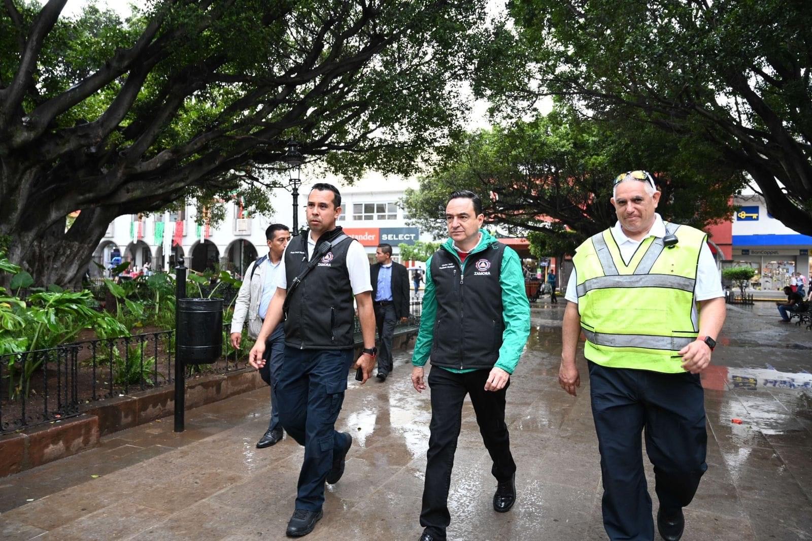 Presidente Carlos Soto realizó recorrido de evaluación tras temblor