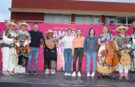 Grupo Erandi de Paracho engalanó las fiestas patrias de Zamora