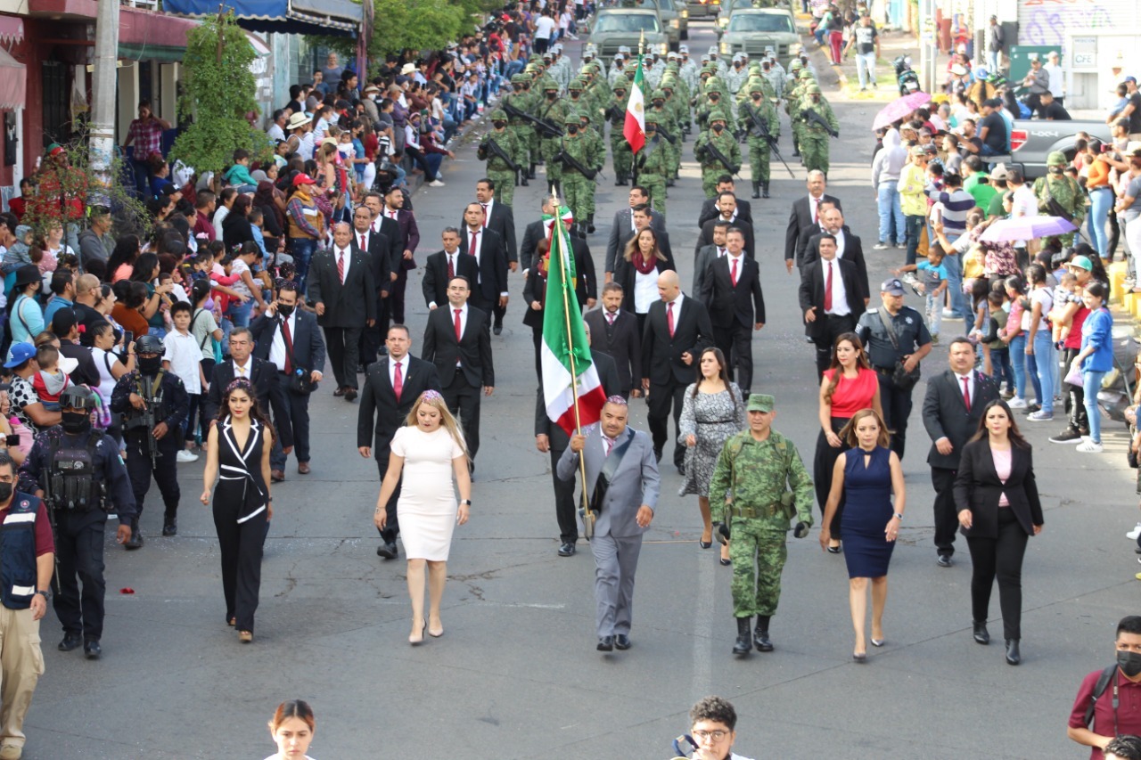 Todo un éxito el desfile del 16 de septiembre en Jacona, contó con buena asistencia