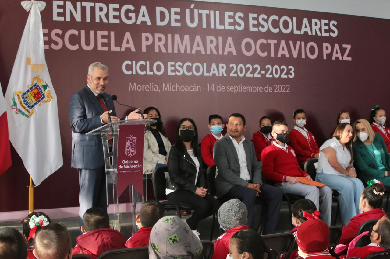 *Gobierno de Michoacán invierte 178 mdp en útiles, materiales didácticos y mejoría de escuelas*