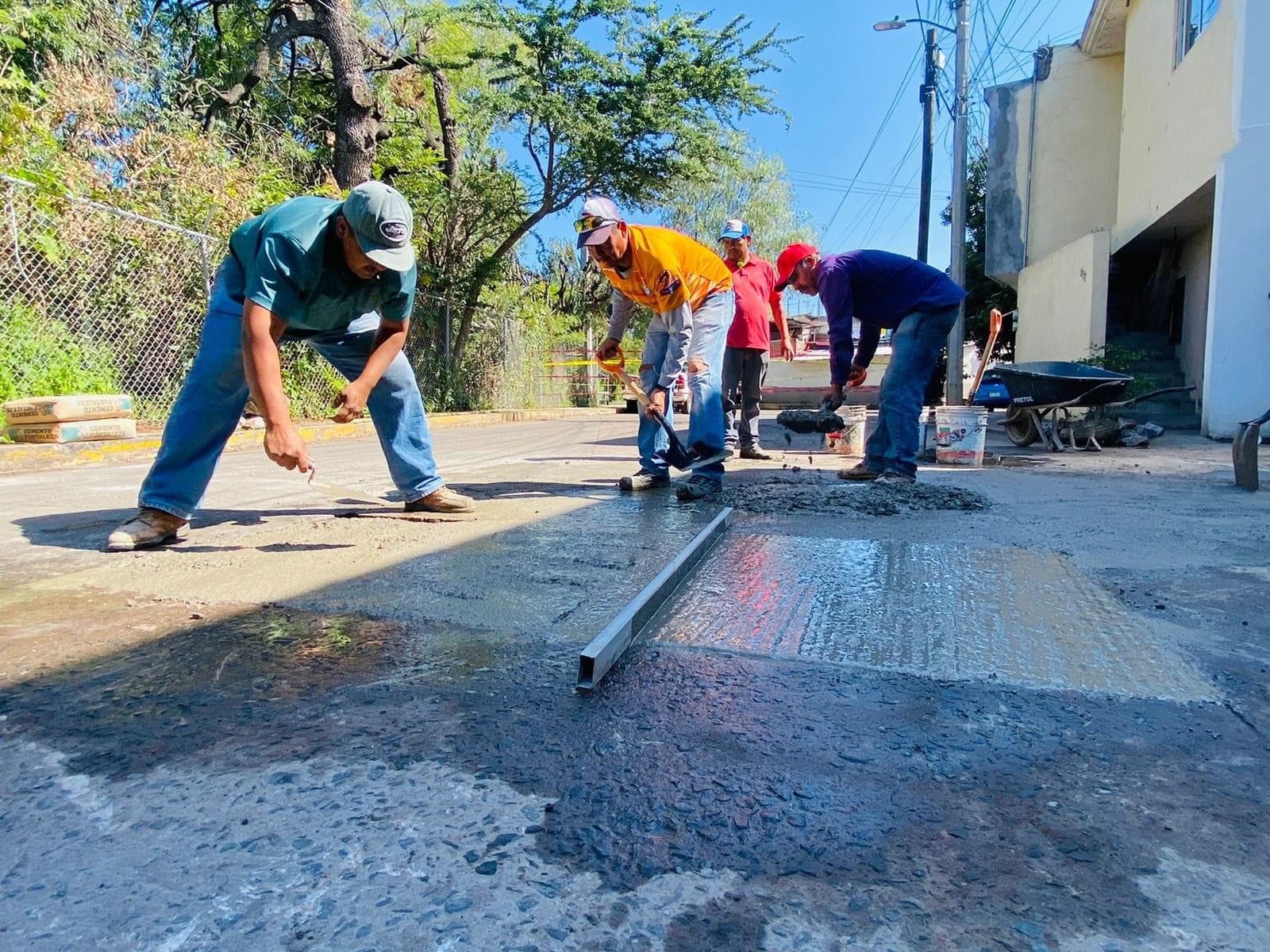 Obras públicas repara losa dañada en Circuito Vial Galeana