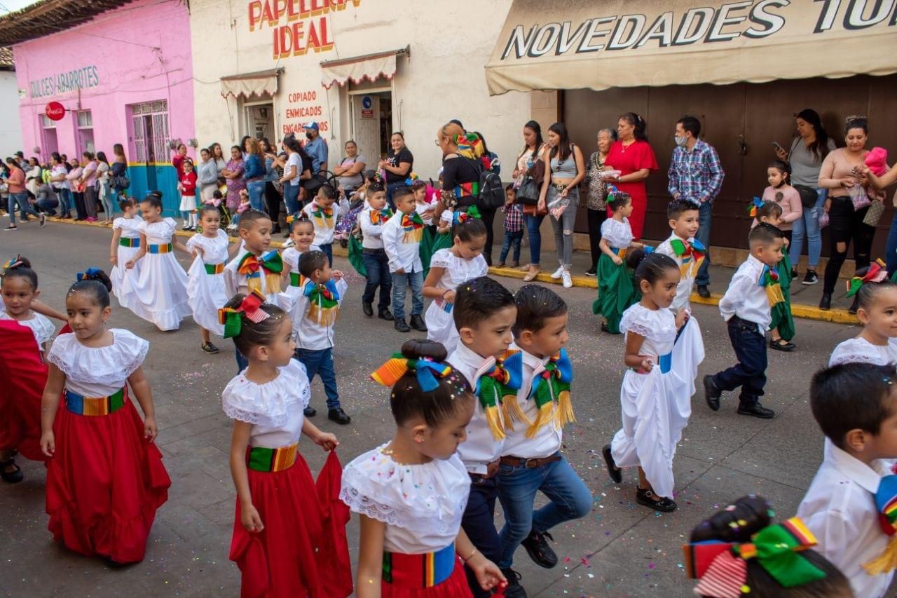 Realizan desfile zona preescolar y acto cívico en conmemoración de la gesta heroica Castillo de Chapultepec en Tangancícuaro