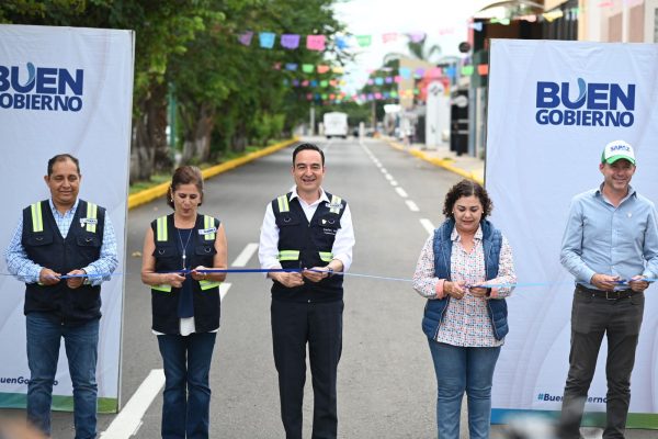 Carlos Soto inauguró vialidades con 2.5 mdp de inversión