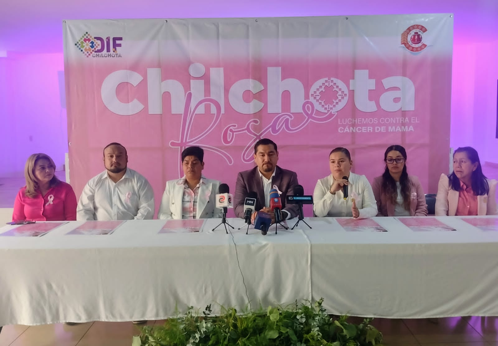 Pide presidente de Chilchota a sus paisanos desterrar el tabú de la autoexploración de mama