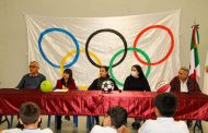 Entregan material deportivo a escuelas que participaron en mini olimpiadas de Tangancícuaro