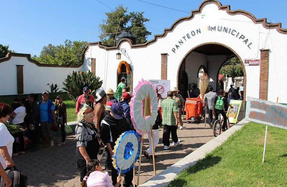 Esperan arribo de 20 mil visitantes para Día de Muertos en Panteón Municipal