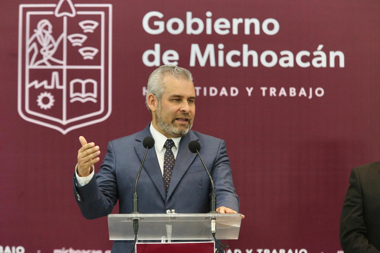 *Bedolla urge al Congreso derogar ley que obliga el uso del cubrebocas en Michoacán*