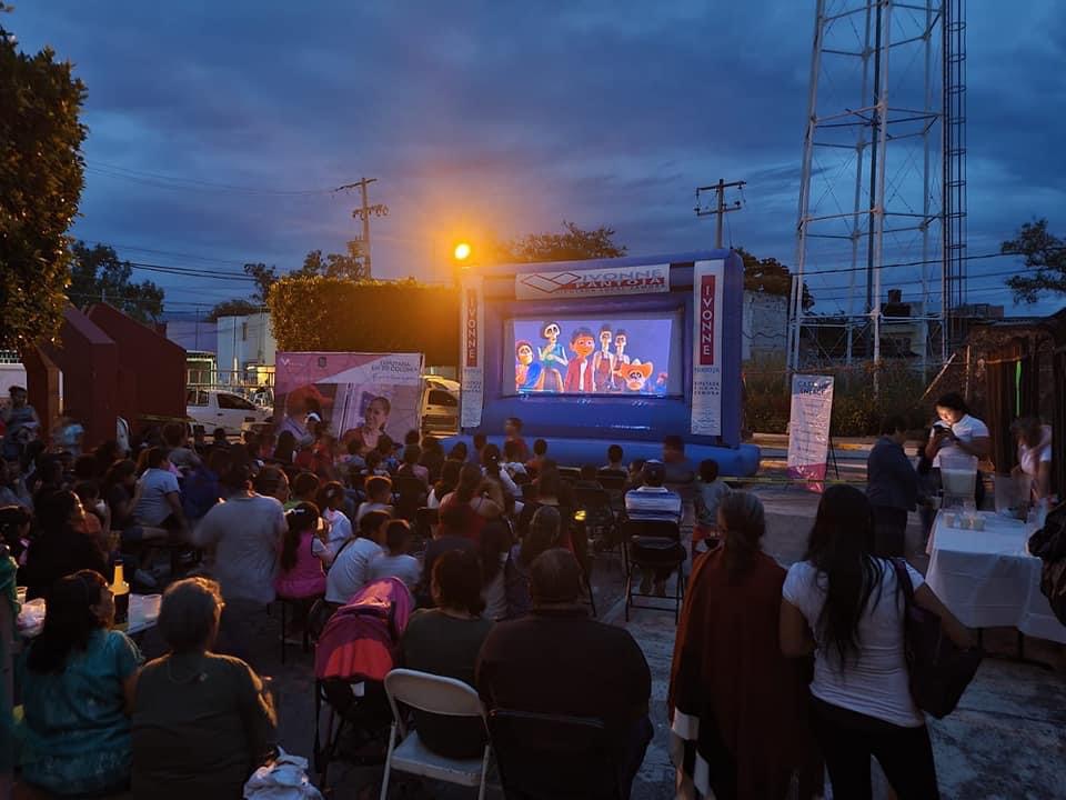 Lleva diputada Ivonne Pantoja, Cine en tu Colonia a niños de Palo Alto