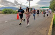 Realizan carrera “corre por la salud”