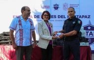 El Dr. David Melgoza realiza entrega de patrulla y equipo de trabajo ante elementos de guardia civil, seguridad pública, tránsito y vialidad municipal