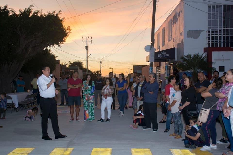 Presidente de La Piedad inaugura calle cometa en la Ciudad del Sol