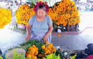 Mercado Hidalgo es invadido por floristas foráneos informales ante la alta demanda