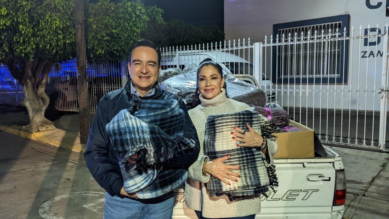 Arrancó DIF Zamora jornada de entrega de cobijas para indigentes