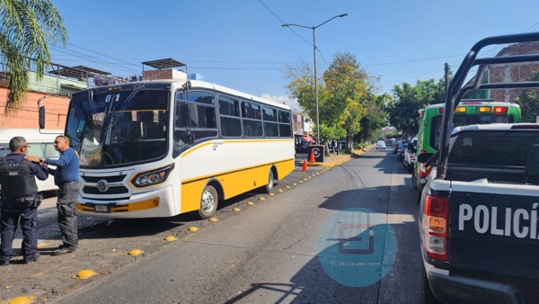 Adulto mayor muere abordo de autobús en Zamora