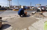 Construyen rampas para personas con discapacidad en Avenida Juárez Poniente