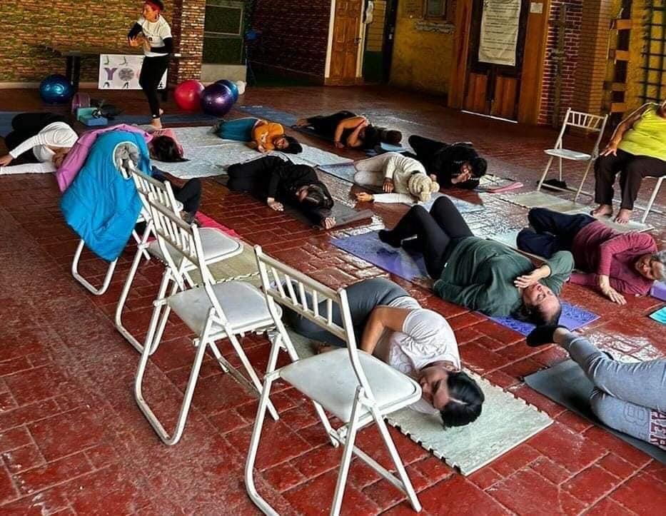 Se llevó a cabo con éxito la clase de yoga impartida por el gobierno de Tangancícuaro