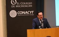 Celebran 44 aniversario del Colegio de Michoacán