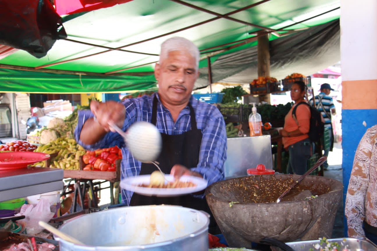 “Chemita” y sus tacos: una tradición de más de 35 años en el Mercado Hidalgo