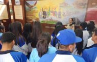 Alumnos de Tangancícuaro, visitan el heroico colegio militar