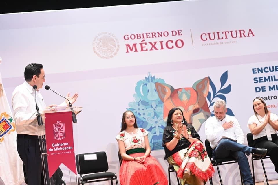 Presentan gobernador Alfredo Ramírez y Carlos Soto Semilleros Creativos en Teatro Obrero