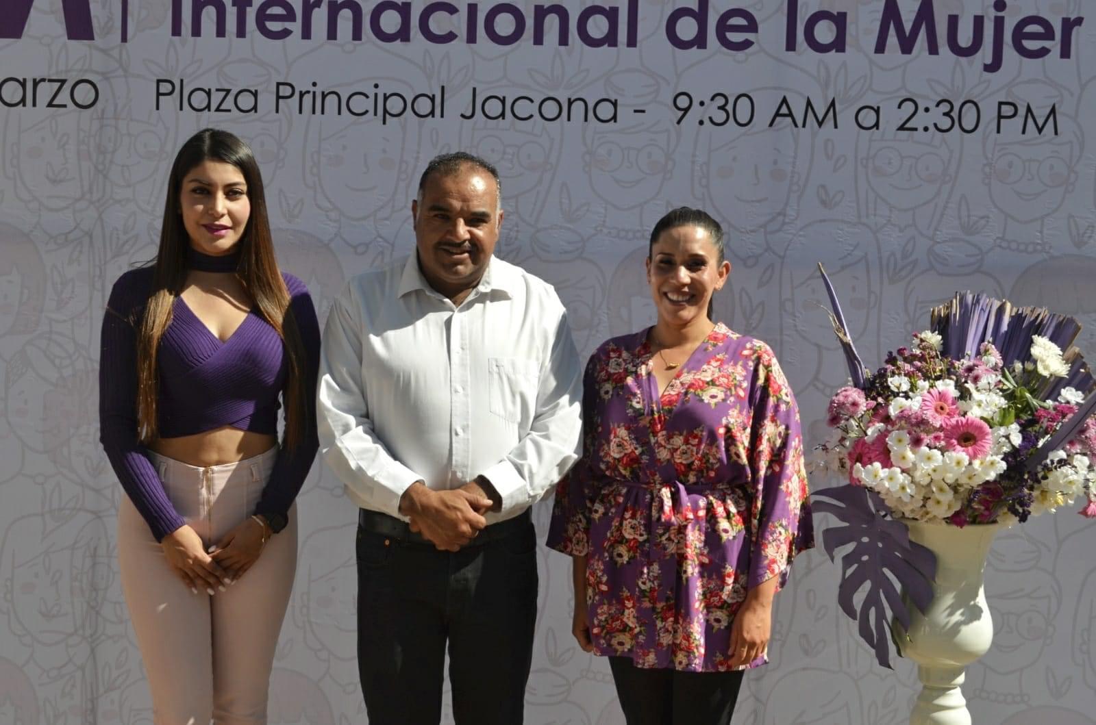 Isidoro Mosqueda Estrada inaugura Feria de Salud de la Mujer
