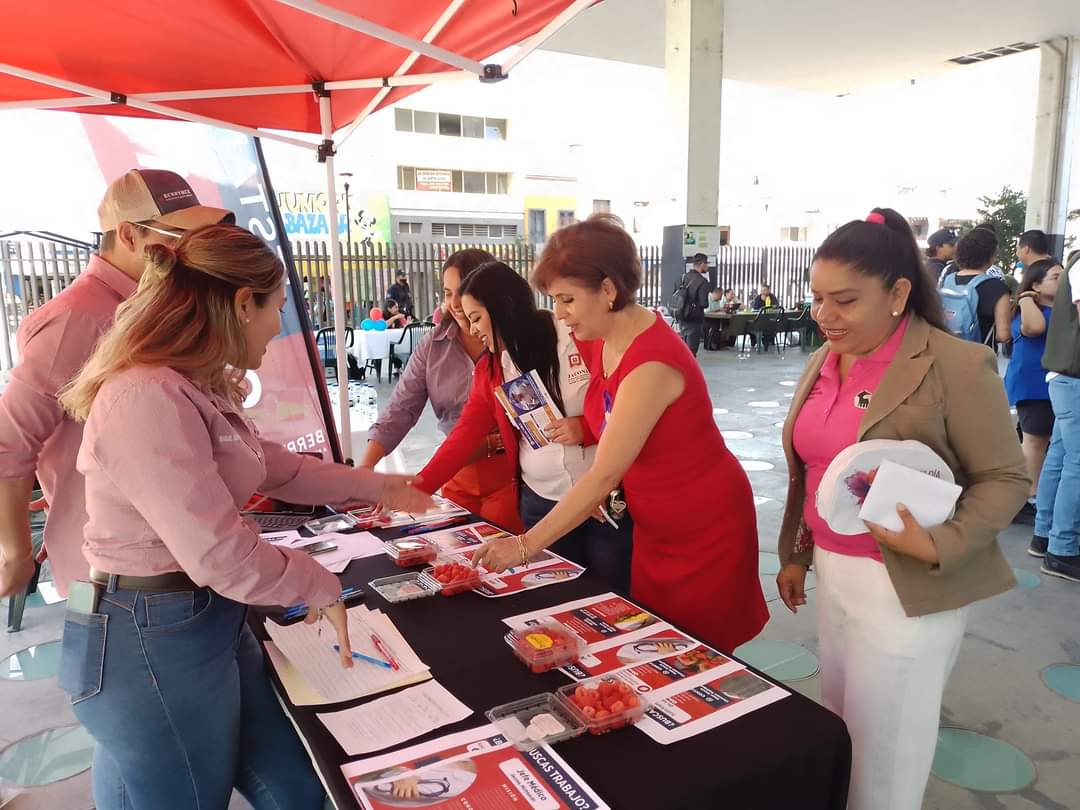 En feria nacional del empleo de la mujer en Zamora se colocó un 30%